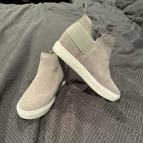 Steve Madden Crushin’ Sneaker - Picture 1 of 6